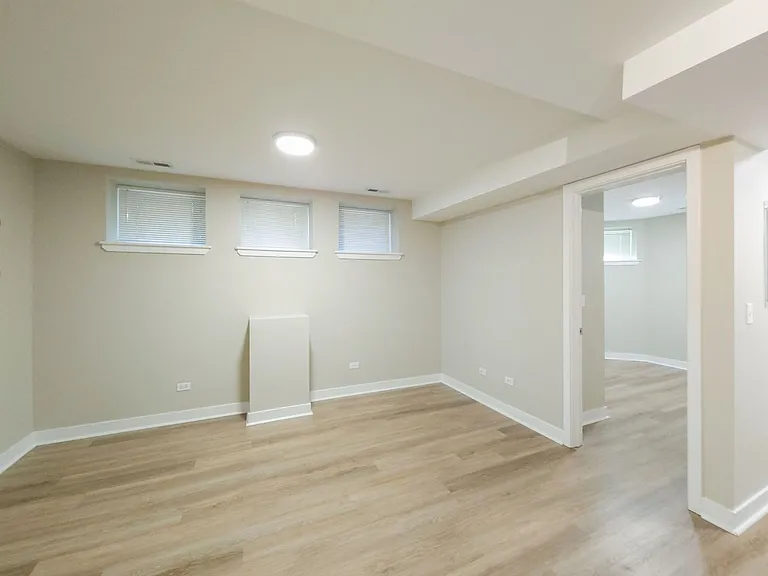 1900 N Lincoln Ave — Photo 5
