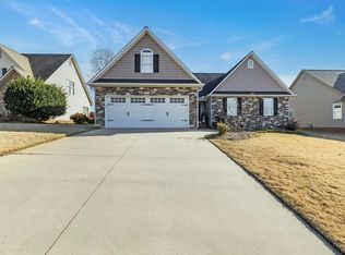 675 Secretariat Dr, Boiling Springs, SC 29316