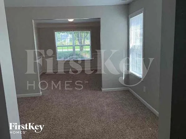 4 bed, 2.5 bath, 2270 sqft, $2,065 — Photo 3