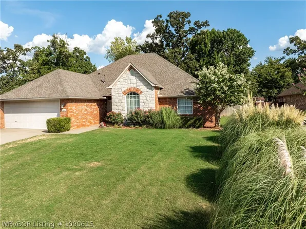 1566 Fianna Place Ter, Fort Smith, AR 72908