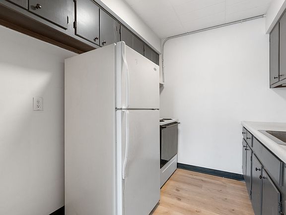 4th image of 120 Stamm Ave APT 2A