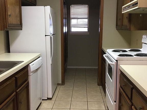 4th image of 235 E 23rd St APT A