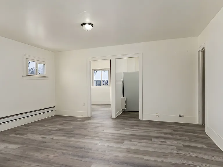 723 W Lewis St — Photo 13