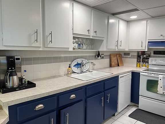 4th image of 2840 S Ocean Blvd #2100