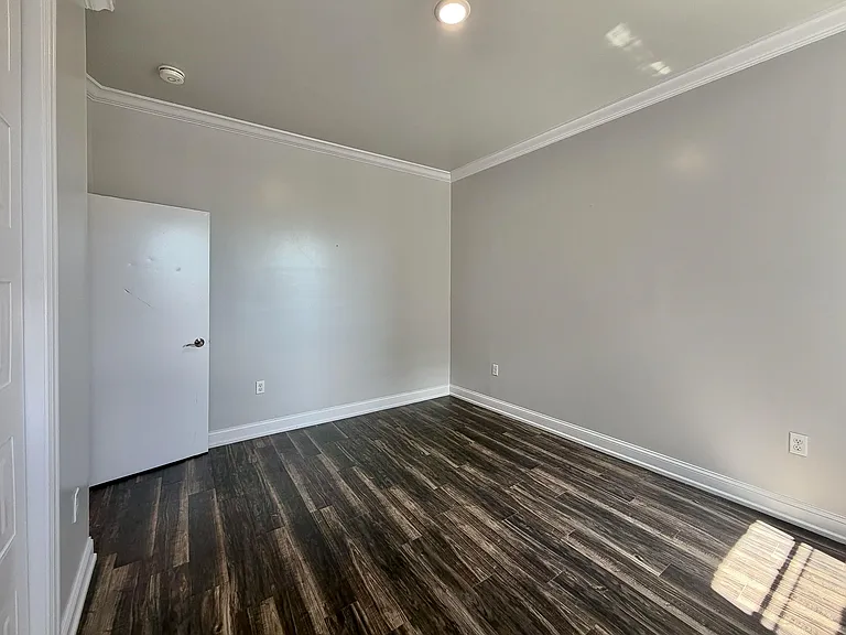 3-5 Potter Pl #4C — Photo 14
