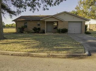 708 Dana St, Burkburnett, TX 76354