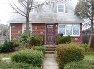170 Park Ave, Hicksville, NY 11801