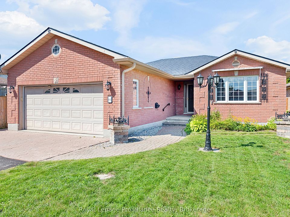 1st image of 4 Wilmot Ct