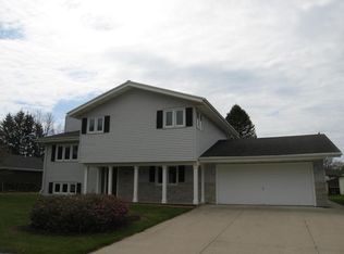 2811 39th St, Two Rivers, WI 54241