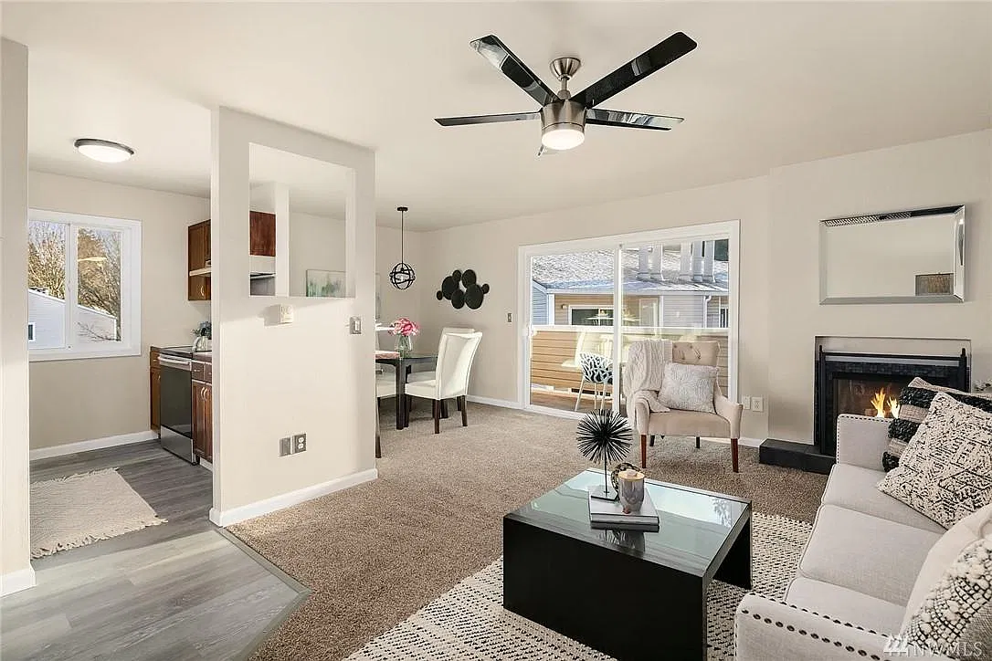 2 bed, 864 sqft, $2,200 — Photo 2