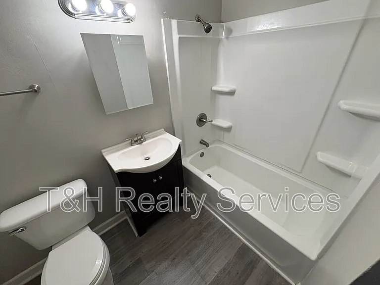 3611 Chateau Ln — Photo 13