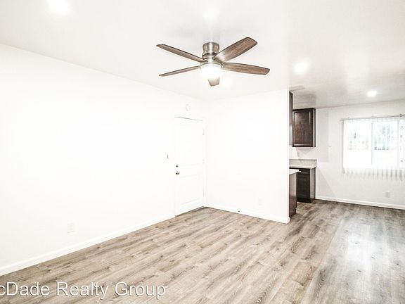 2nd image of 921 N Avenue Unit #6