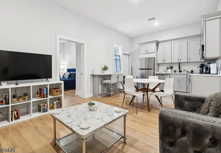 104 Fleming Ave #201 — Photo 13