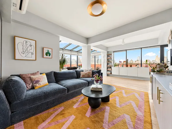 100 Congress Street image 1 of 10