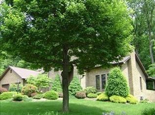 318 Satinwood Ln, Greensburg, PA 15601