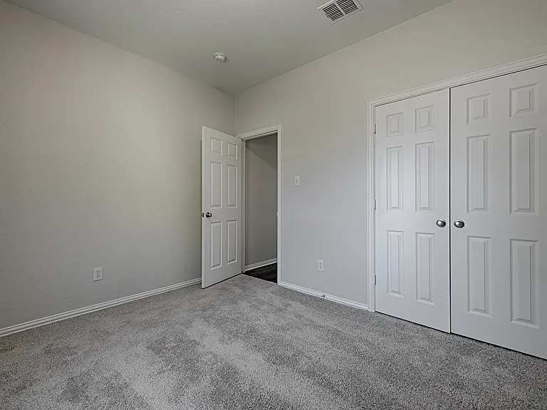 1404 Carriage Ln — Photo 22