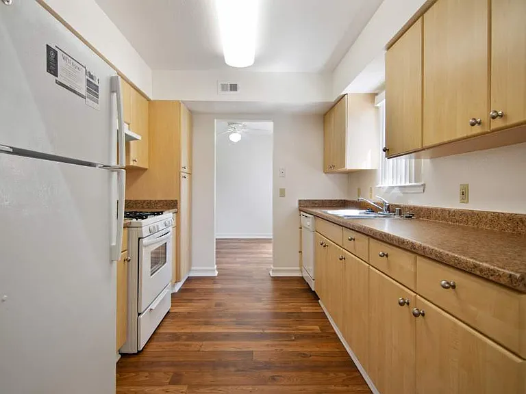 Pomerado Terrace - Military Housing — Photo 2
