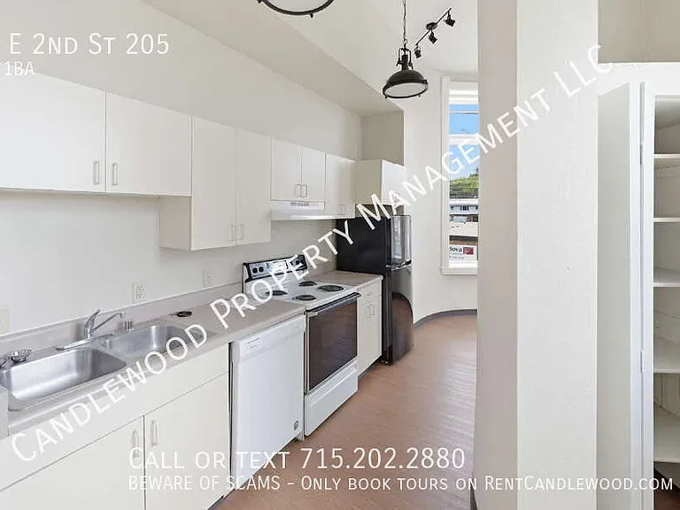 713 E 2nd St #205 — Photo 3