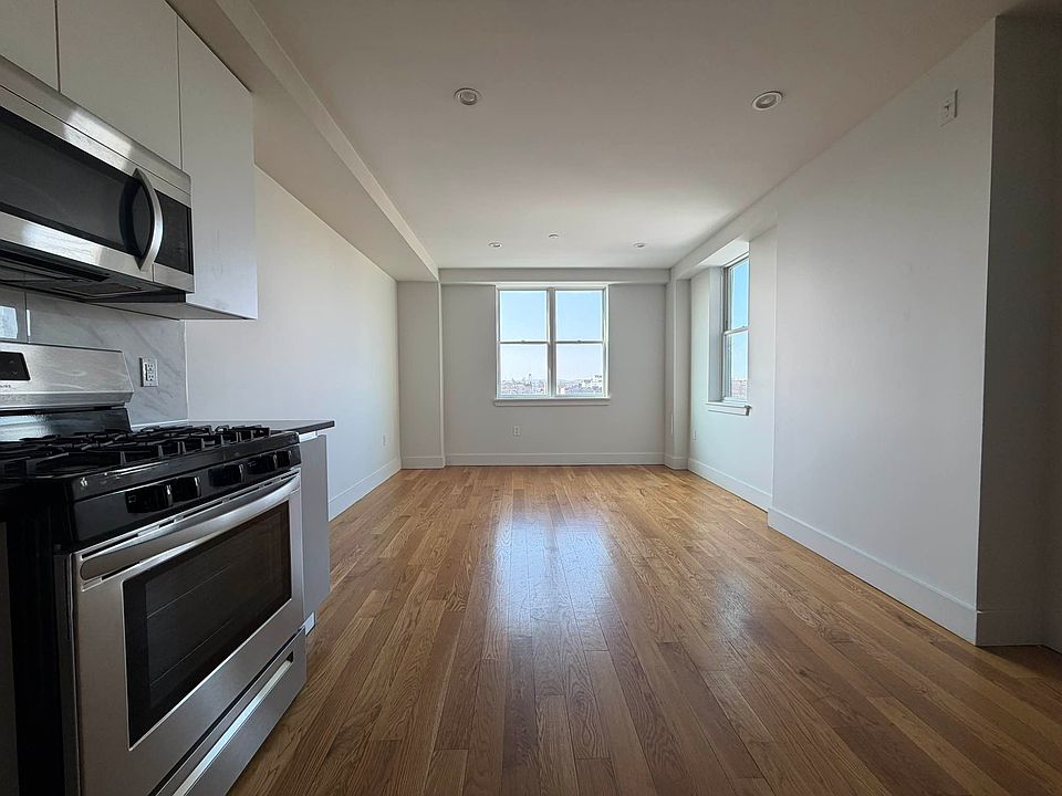 1st image of 1543 E 19th St #2A