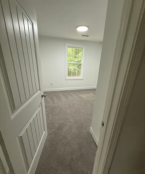 631 Vance St E — Photo 7