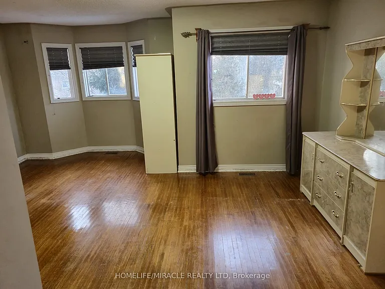 124 Lindenshire Ave #UPPER — Photo 11