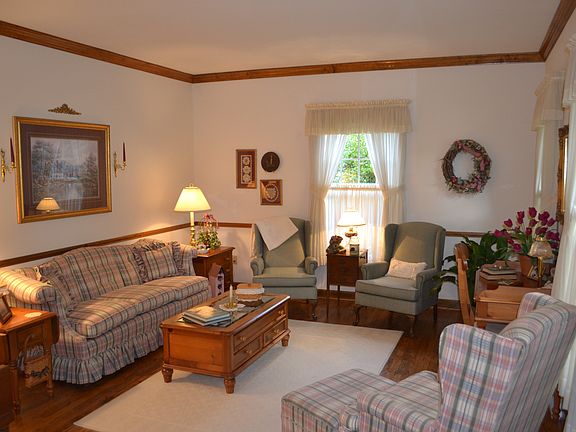4th image of 3079 Henrich Farm Ln