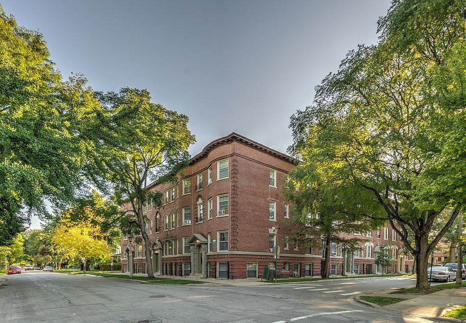1st image of 909 Pleasant St APT 2E