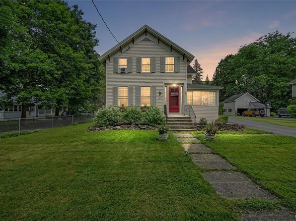 10 Elm St, Clinton, NY 13323