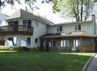 2470 Cranewood Dr, Fenton, MI