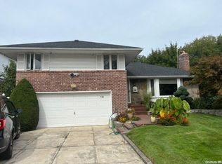 18 Bellwood Dr, New Hyde Park, NY 11040