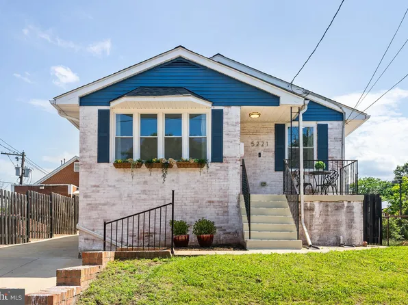 5221 C St SE, Washington, DC 20019