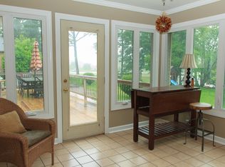 610 Windemere Rd, Newport News, VA 23602
