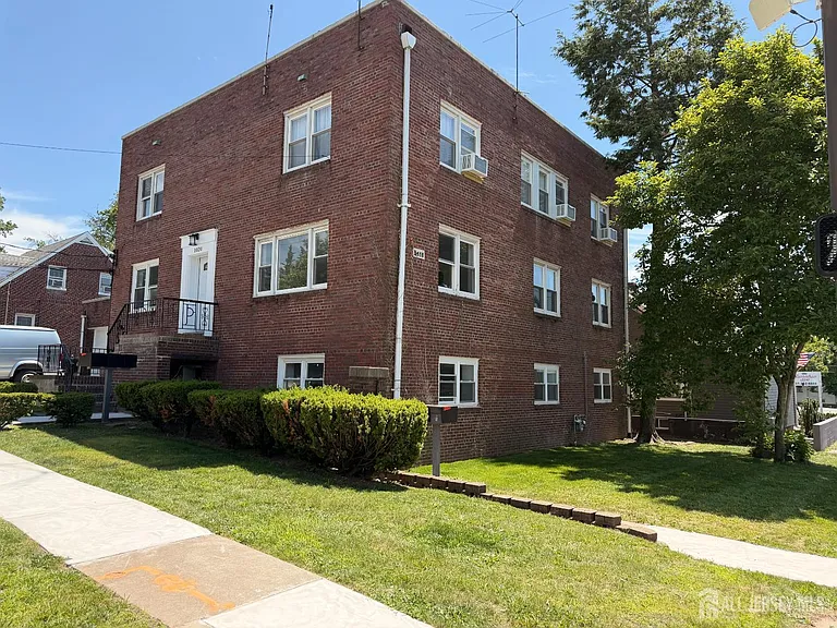 1020 Raritan Ave — Photo 26