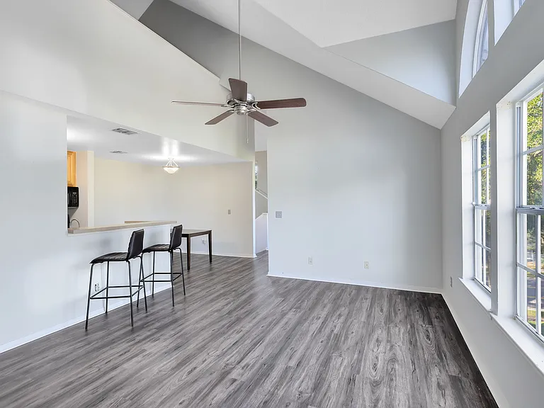 6178 Westgate Dr #304 — Photo 14