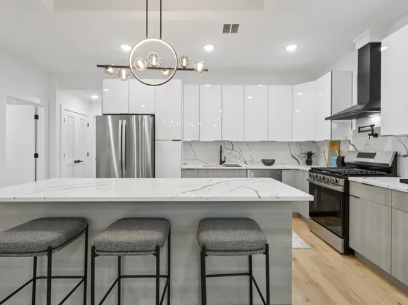 78 Beacon Avenue image 13 of 50