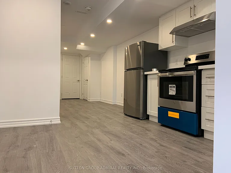 68 Drizzel Cres #BASEMENT — Photo 8