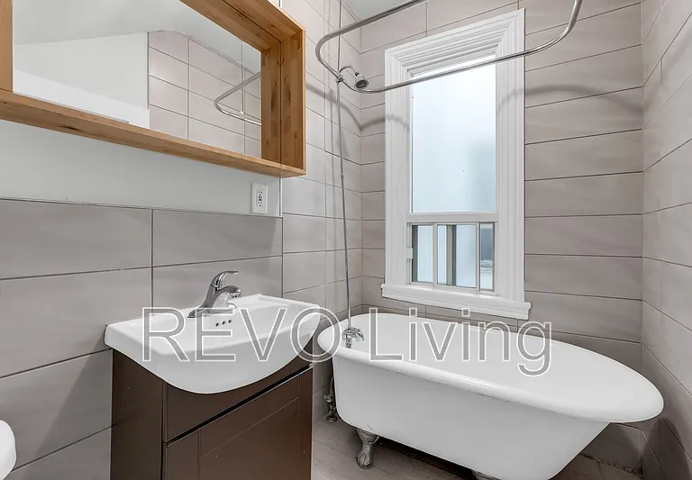 477 King St E #463 — Photo 7
