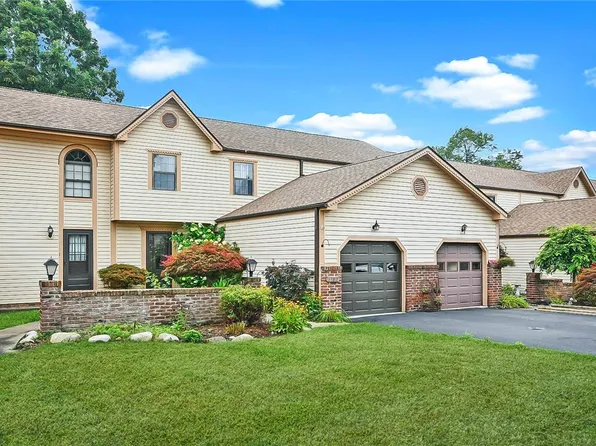 1182 Valleyview Dr, Lawrence, PA 15055