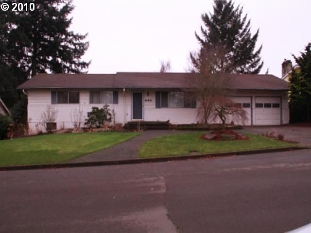 1st image of 5411 NE Chateau Dr