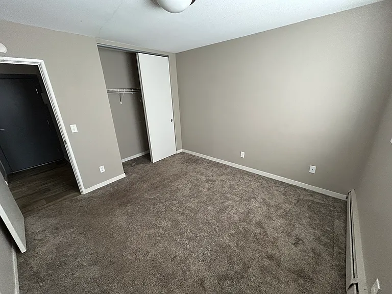 410 Apartments — Photo 29