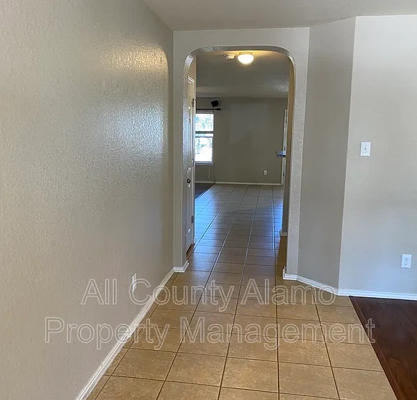 156 Katherine Way — Photo 6