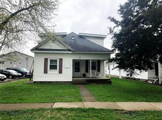 1532 2nd St, Charleston, IL 61920