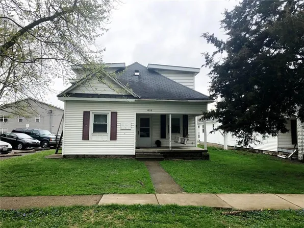 1532 2nd St, Charleston, IL 61920