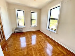 35-06 169th St #4B, Flushing, NY 11358