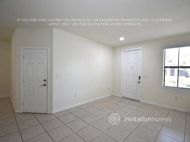 3422 W 106th Ter — Photo 2