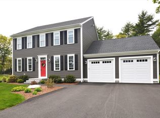27 Cobblestone Ln, Middleboro, MA 02346