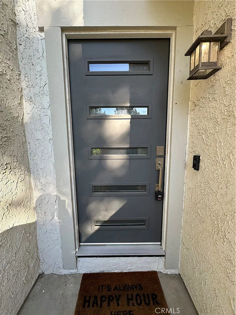 3 bed, 2.5 bath, 1501 sqft, $3,900 — Photo 3