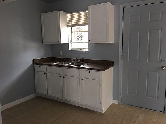2nd image of 4118 Pickfair St #C