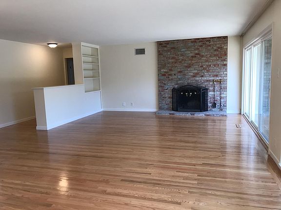4th image of 87 Dartmouth Dr