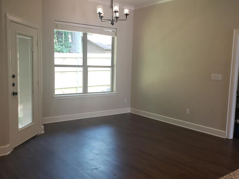 475 S Industrial St — Photo 10